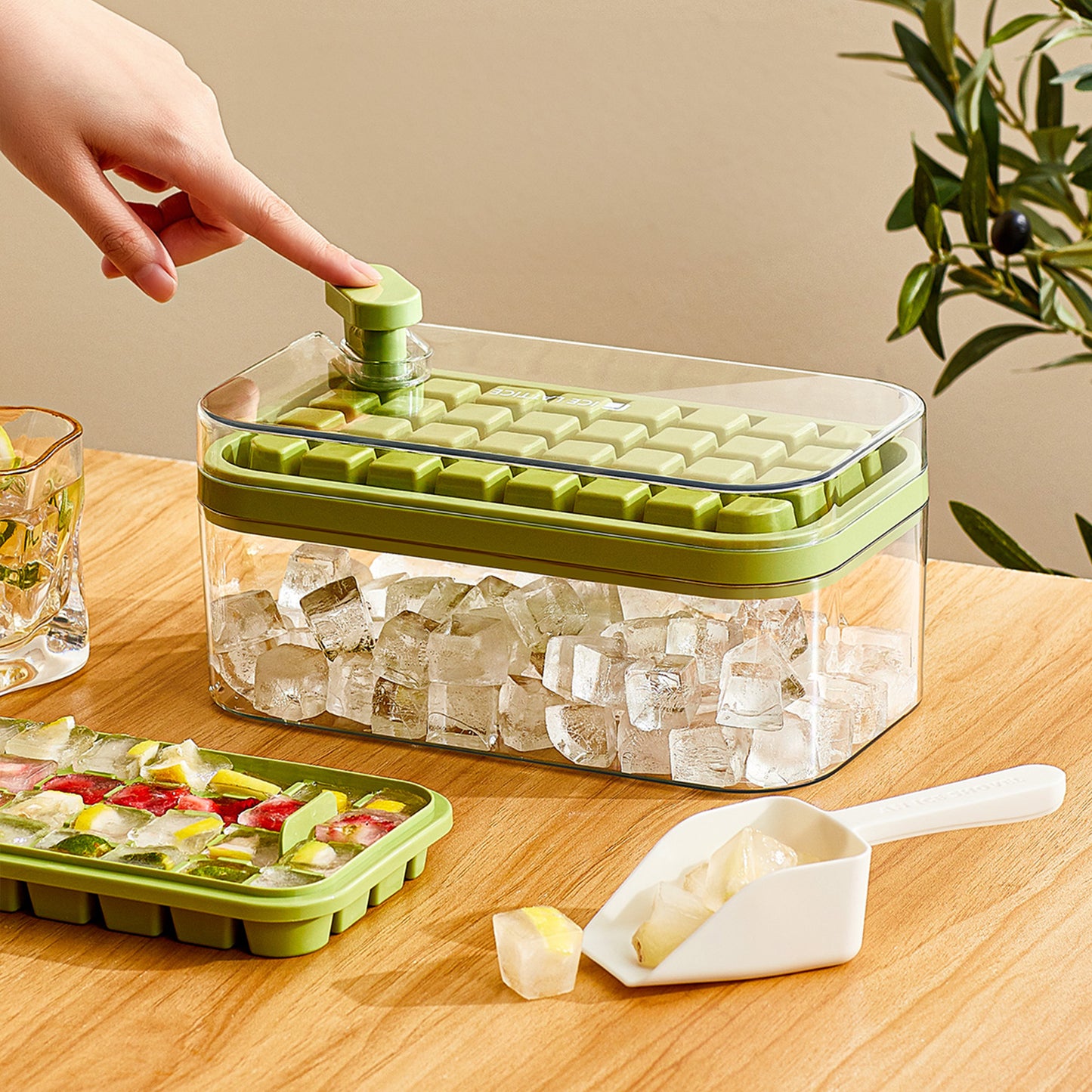 UMAI Ice Cube Trays - Includes ice scoop