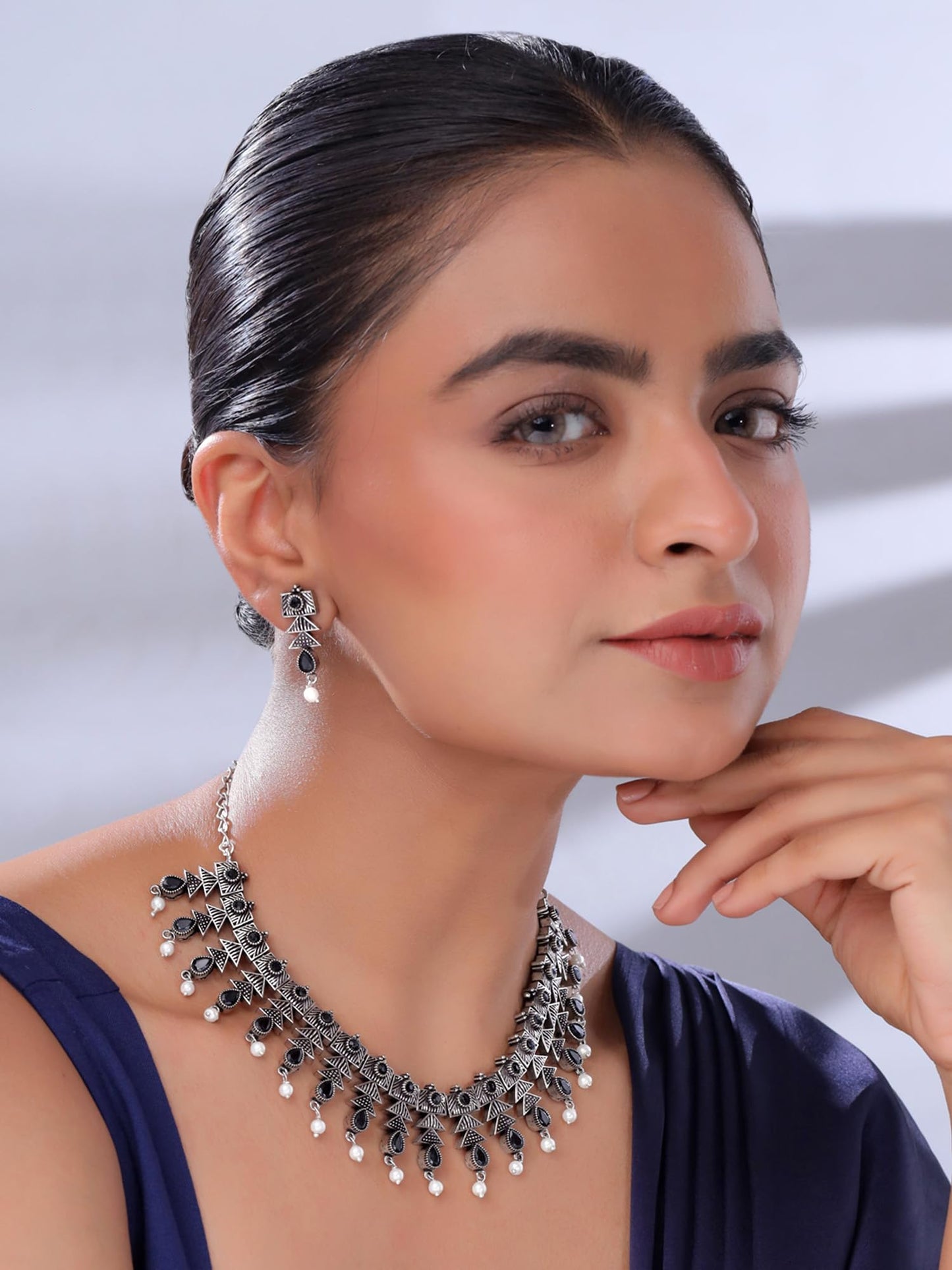 Yellow Chimes women jewellery set - Stunning party wear