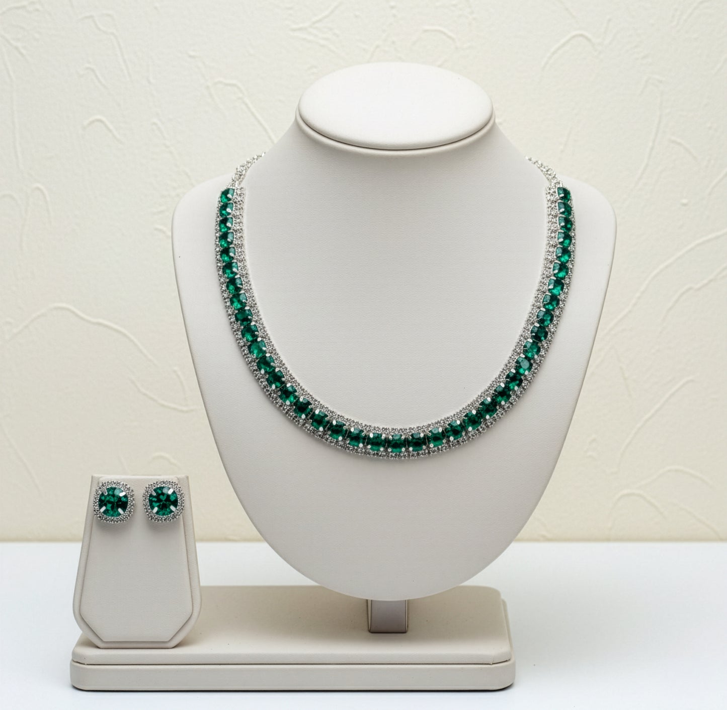 Yellow Chimes green stone necklace - elegant evening wear