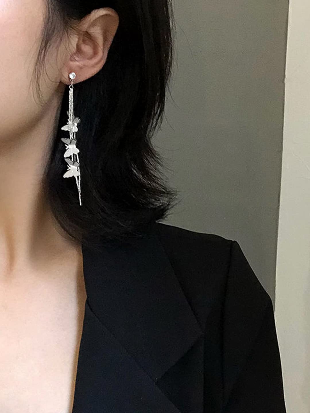 unwind Crystal Dangler Earrings - Chic Everyday Wear