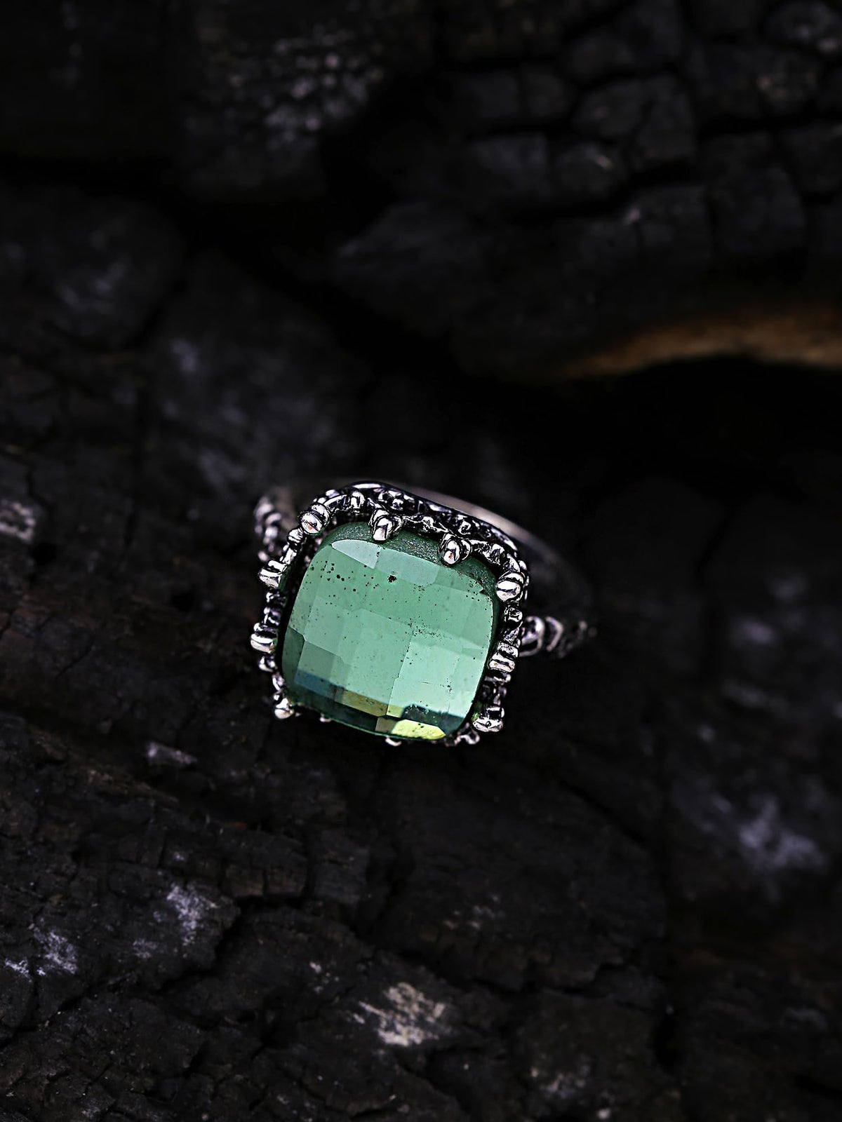 Kairangi Ring - Elegant accessory for women