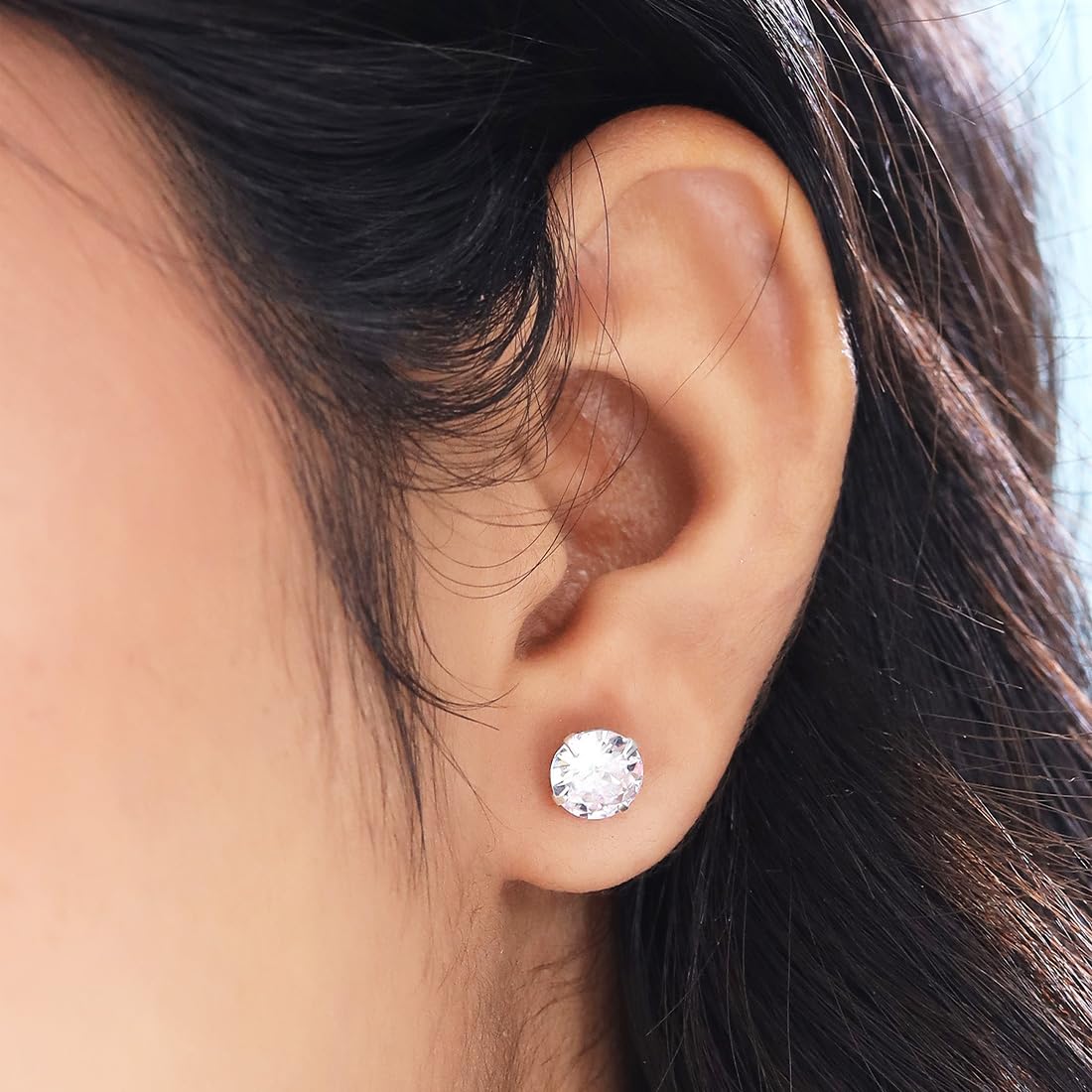 Raajsi Elegant Ear Studs - Stylish Formal Event Accessory