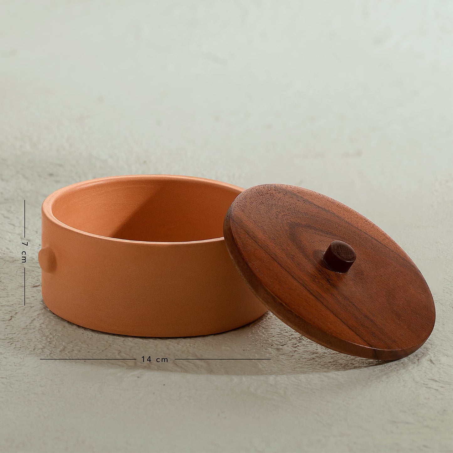 Ellementry Knurl Small Curd Setter - Stylish kitchen storage