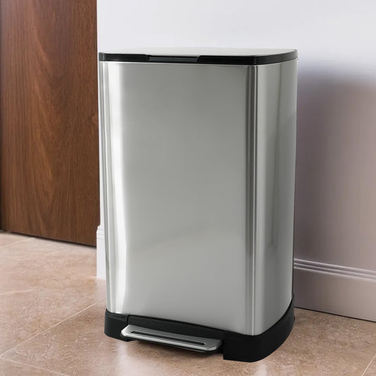 UMAI stainless steel waste bin - compact and efficient