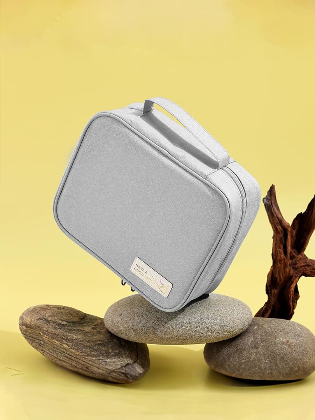 UMAI makeup organizer bag - perfect for daily use