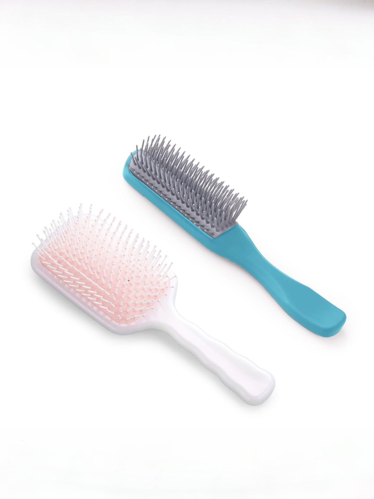 UMAI Ergonomic Hair Brush - easy handling for adults